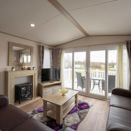 Hallcroft Fishery And Holiday Park Retford Exterior photo